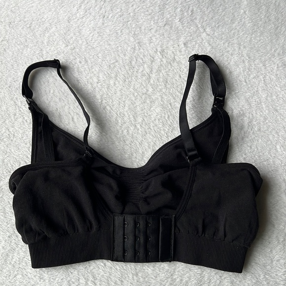 SKIMS Maternity/Nursing Sculpting Bra - Picture 8 of 9